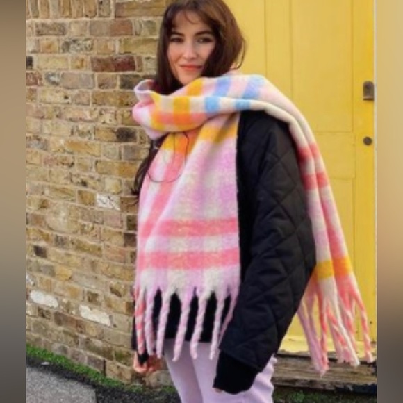 WOMENS WORLD MARKET OVERSIZED PASTEL COLORS FLEECE SCARF WITH POCKETS - Picture 4 of 6